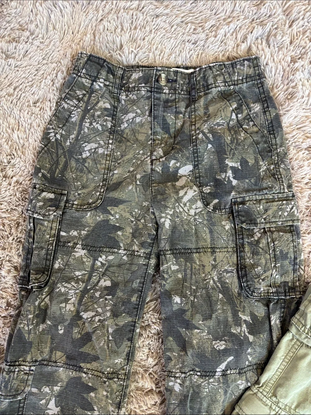 2 Pair Old Navy Baggy Cargo Pants Size 10